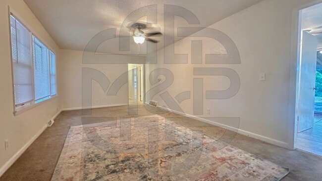 Photo - 3039 S Glenn Ave
