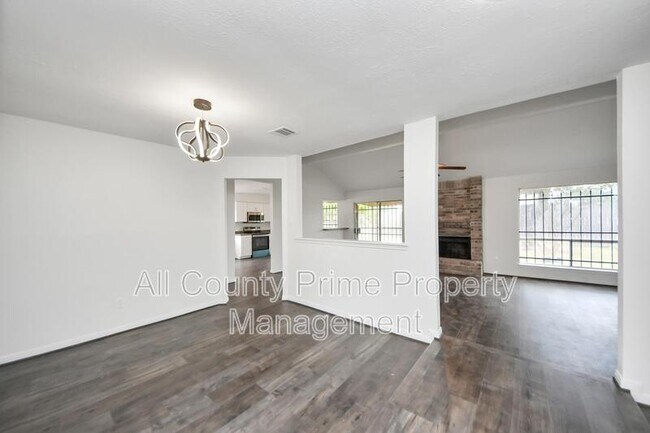 Photo - 1207 Park Knoll Ln