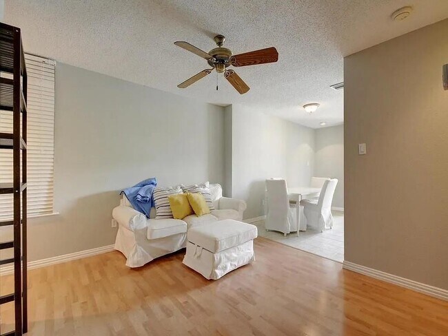 Photo - 2409 Leon St Unit 207