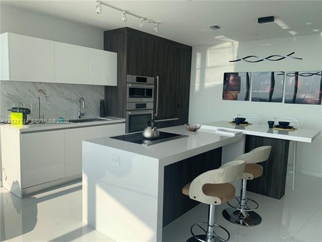 Photo - 851 NE 1st Ave Unidad 851 NE 1st Ave # 3404