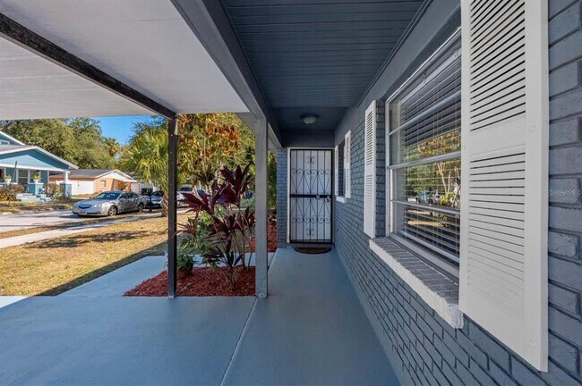 Photo - 1740 W Walnut St