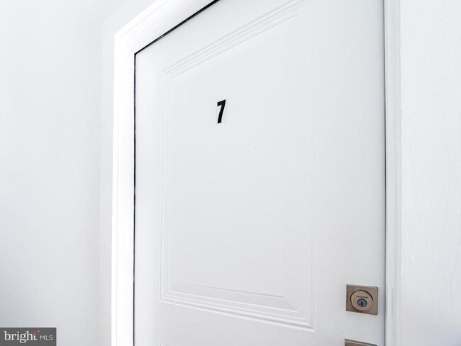 Photo - 2403 W Thompson St Unit 7