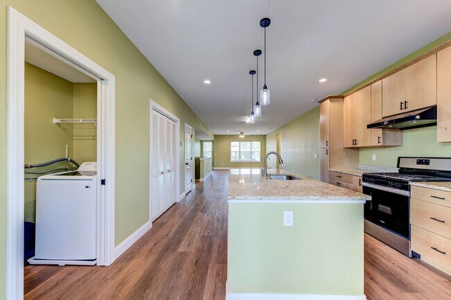 Photo - GRADUATE STUDENTS!! 2 Bed 2 Bath Near SSM ...