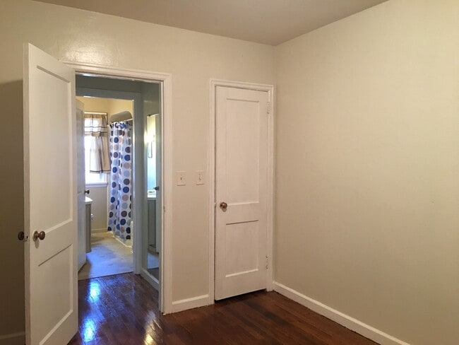 Photo - 2155-2155 Belmont Ave Unidad 2115