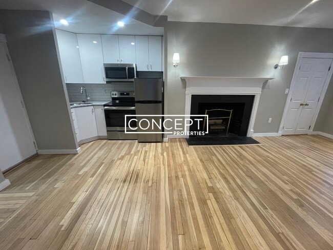 Building Photo - 82 Phipps St Unit 2TS