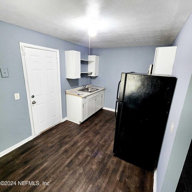 Photo - 6289 Pettiford Dr W