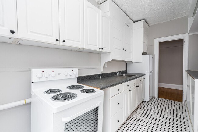 Photo - 100 Vaughan Rd Unit 25