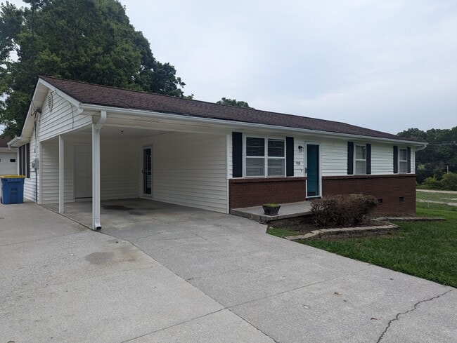 Photo - 908 Columbia Rd