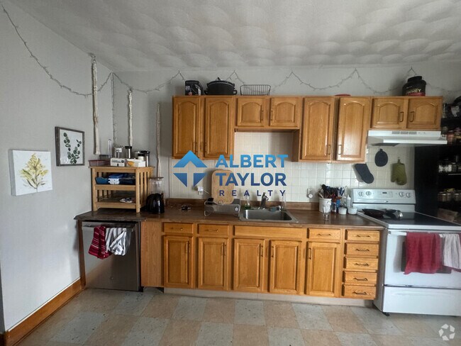Building Photo - 25 Portsmouth St Unit 3 Rental