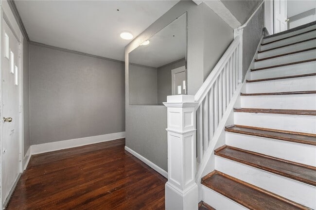 Photo - 160 Hazelwood Ave