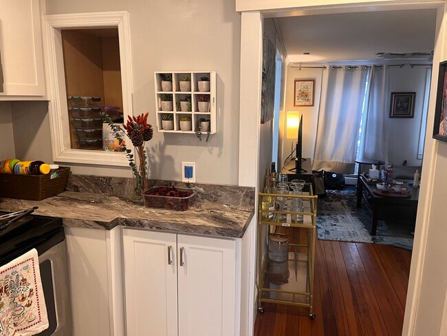 Photo - 66 Hill St Unit Hill st apartment