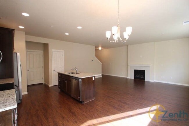 Photo - 3005 NE 75th St