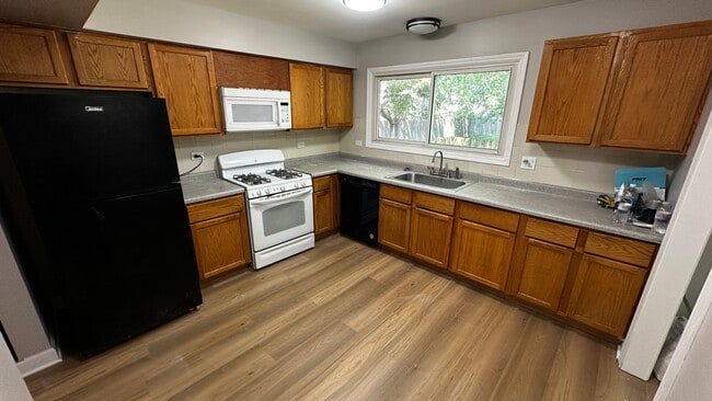 Photo - 2199 London Dr