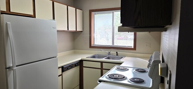 Photo - 429 Berkshire Dr Unit 11