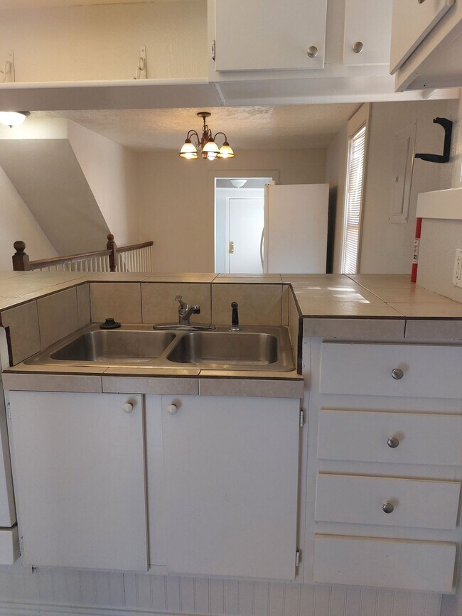 Photo - (816 20th Street)