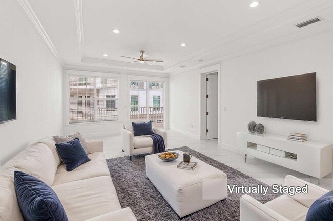 Building Photo - 47 SW Osceola St Unit 206