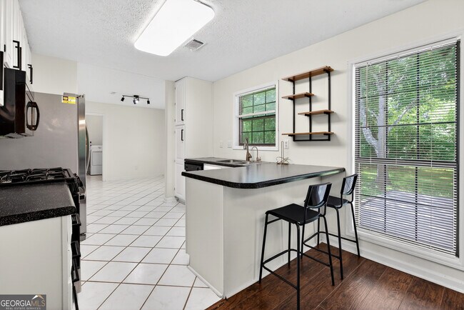 Photo - 11525 Matthews Trail