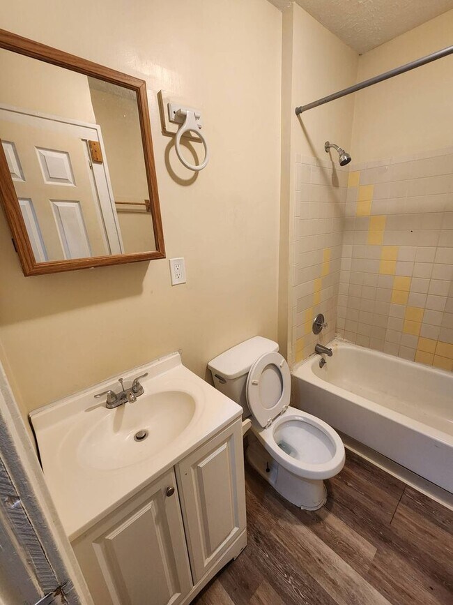 Photo - 10309 Lamontier Ave Unit 2