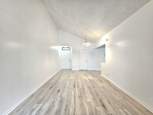 Photo - 213 Lake Pointe Dr Unit 212