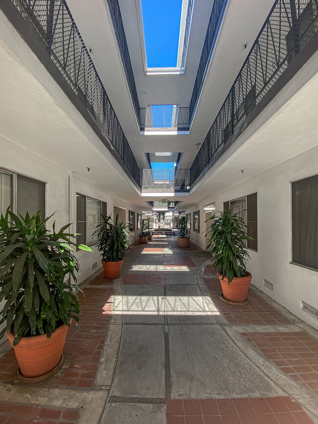 Pasarela peatonal - 450 W. Doran St. Glendale CA