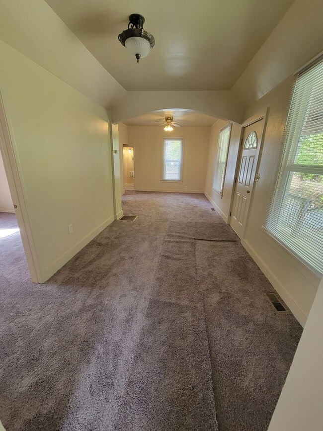 Photo - 1290 Retsil Rd E