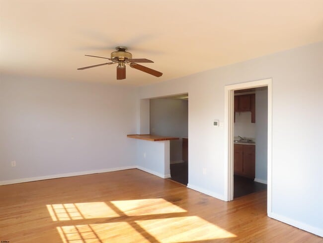 Photo - 139 N Dorset Ave