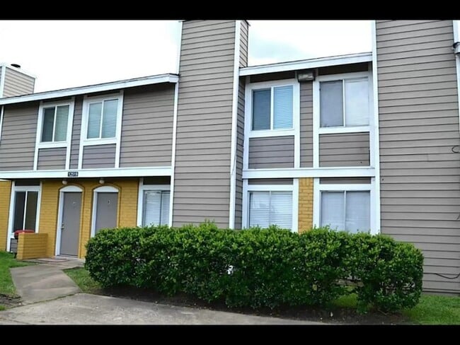 Building Photo - 12519 Ashford Meadow Dr Unit B