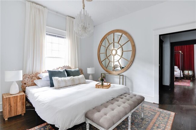 Photo - 950 Austin Ave NE