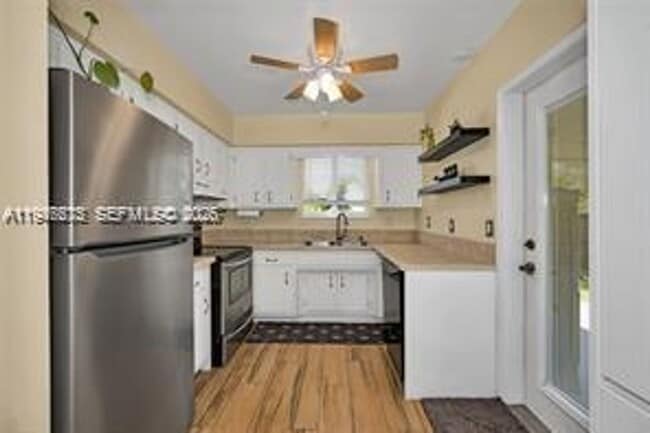 Photo - 1532 NE 39th St