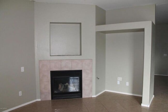 Photo - Beautiful 3 Bedroom, 2.5 Bath Home w/Open Floor Plan and Loft! Large Backyard with Fire Pit! Wash...