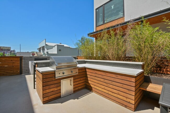 Photo - 2002 E 7th St Unit 1