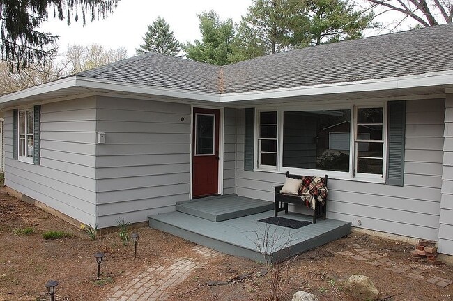 Photo - 1405 Reetz Rd