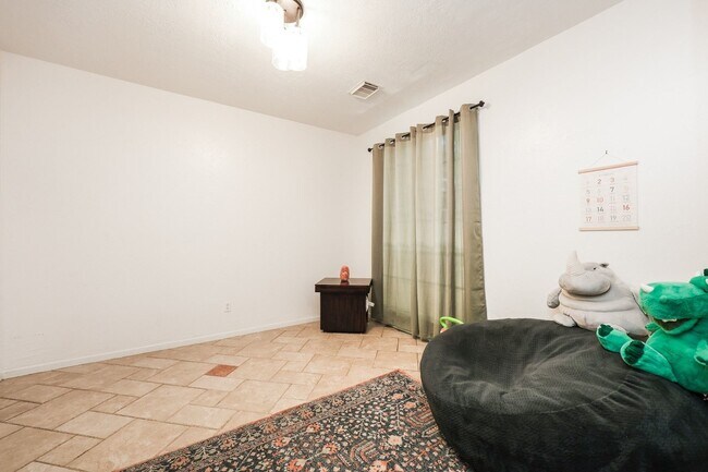 Photo - 118 Willowwood Cir