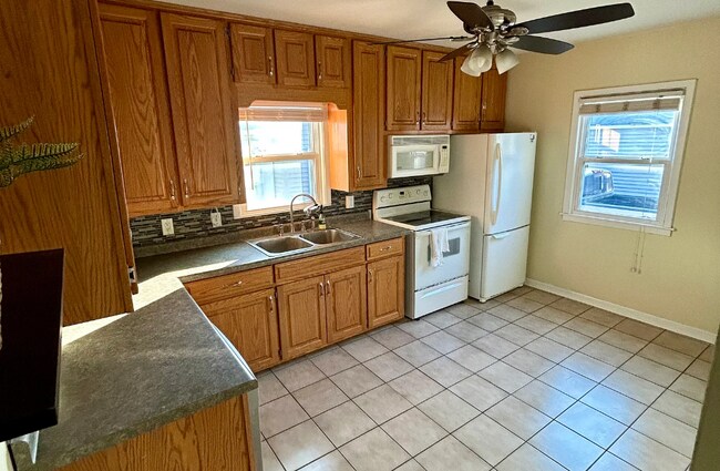 Photo - 140 Morgan Rd
