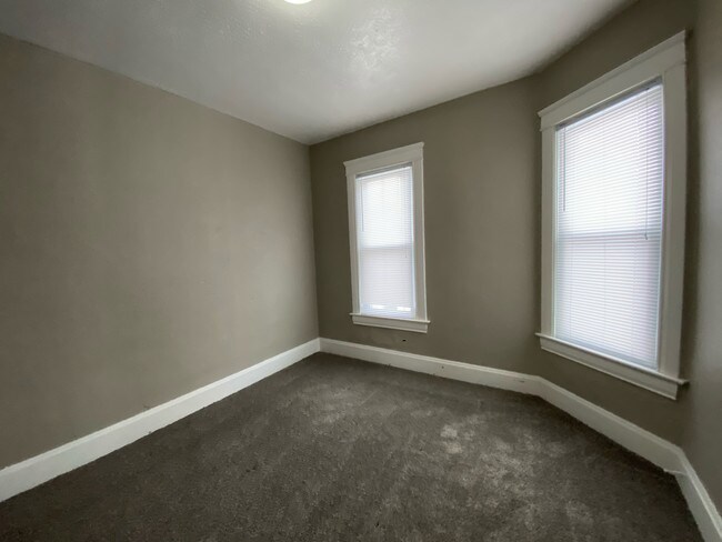 Photo - 510 W 7th St