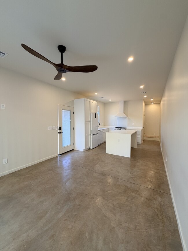 Photo - 1122 E McKinley St