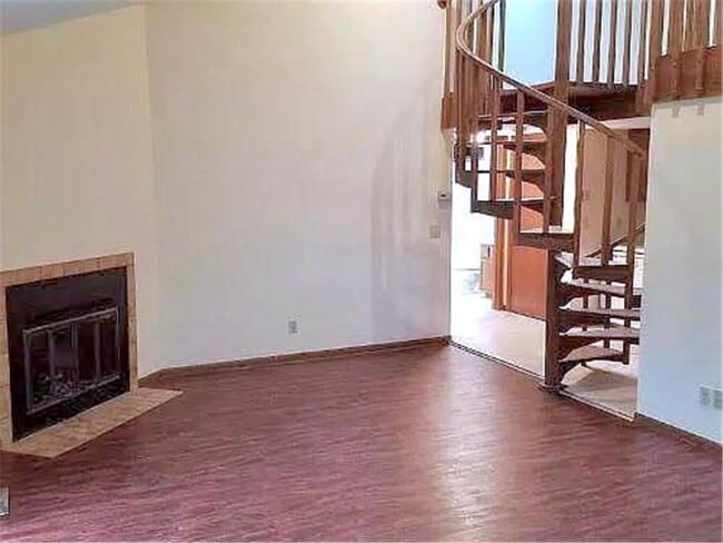 Photo - 2463 Cochrane Dr