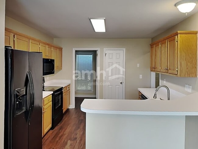 Photo - 2814 Sutherland Dr