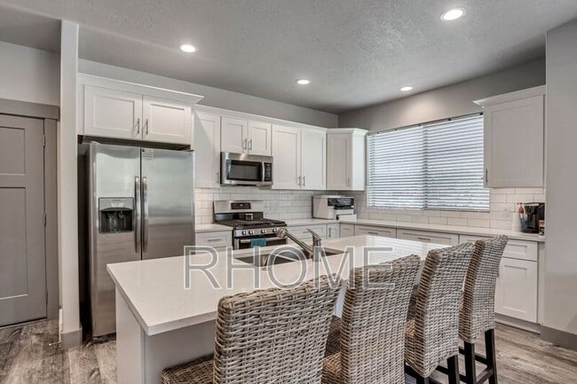 Photo - 12704 S Doc Sorenson Ln