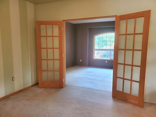 Photo - Short Term Lease Available