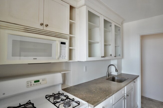 Photo - 225 Saint Pauls Ave Unit 11R