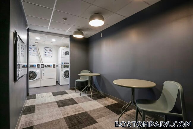Photo - 100 Hemenway St Unidad 202