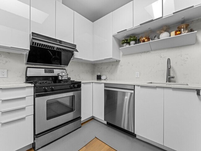 Photo - 435 Marlborough St Unit 6