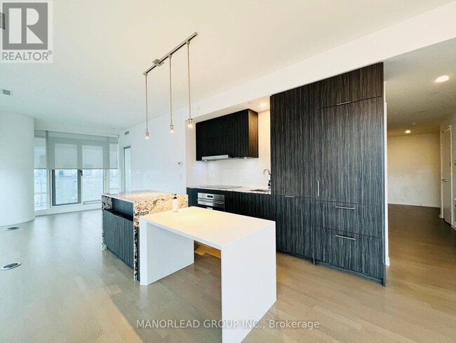 Photo - 1 Bloor St E Unit 5104