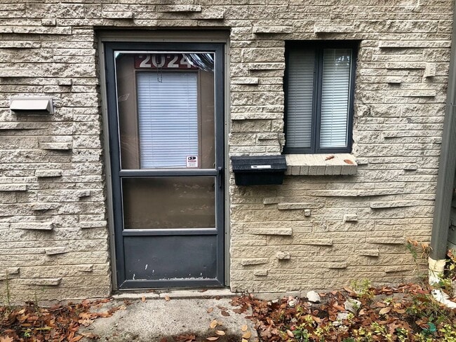 Building Photo - 2024 Iuka Ave Unit 1