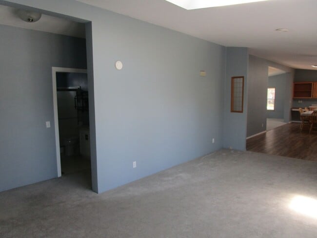 15142 Loafer Ave
