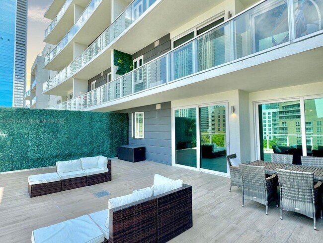 Photo - 321 NE 26th St Unit 503