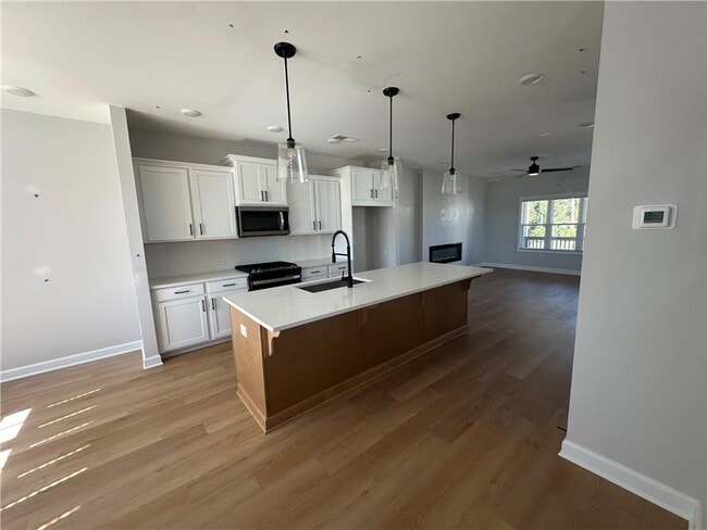 Photo - 1925 Audra Aly