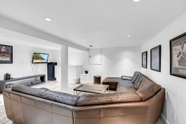 Photo - 2841 SW Marine Dr Unit ID1051797P