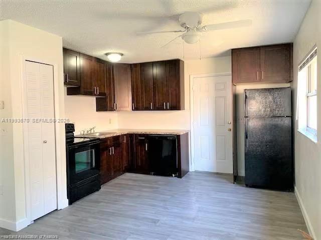 Photo - 425 Las Palmas Cir